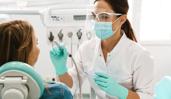 Te ofrecemos una atención odontológica de manera rápida y oportuna.
