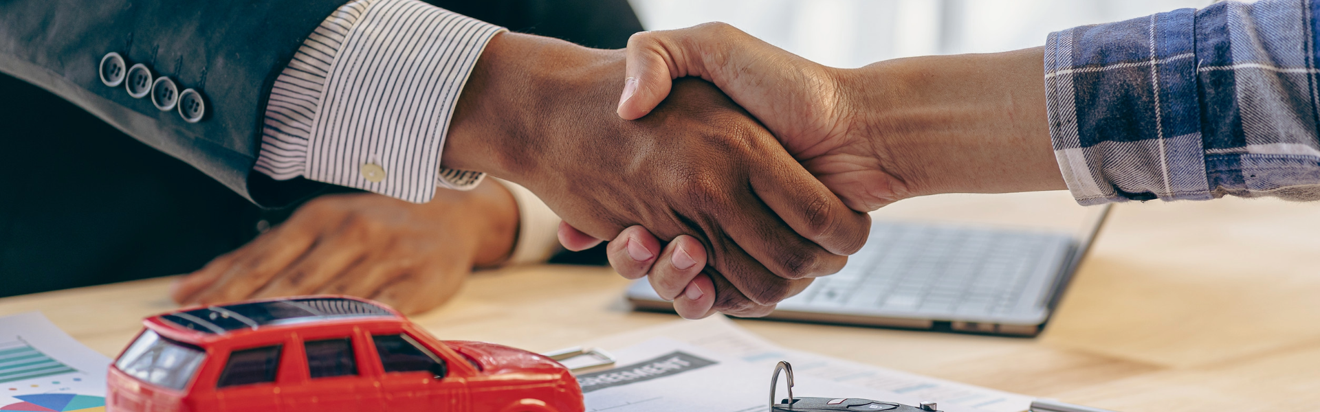 Evita caer en estafas al renovar tu seguro de autos: en AXA COLPATRIA te acompañamos y aconsejamos.