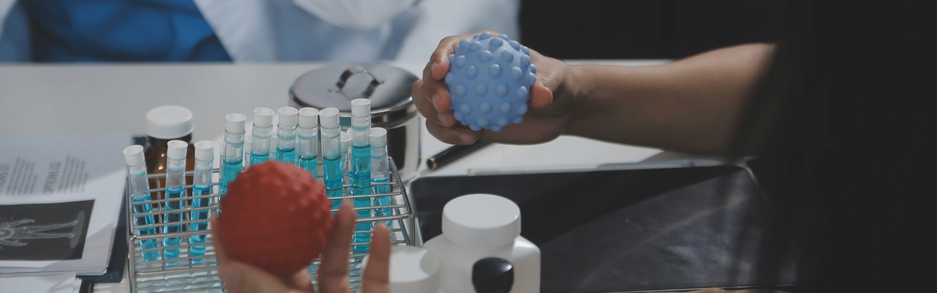 Conoce qué es el virus del papiloma humano (VPH), cómo se transmite y por qué la vacunación es clave para prevenir sus complicaciones