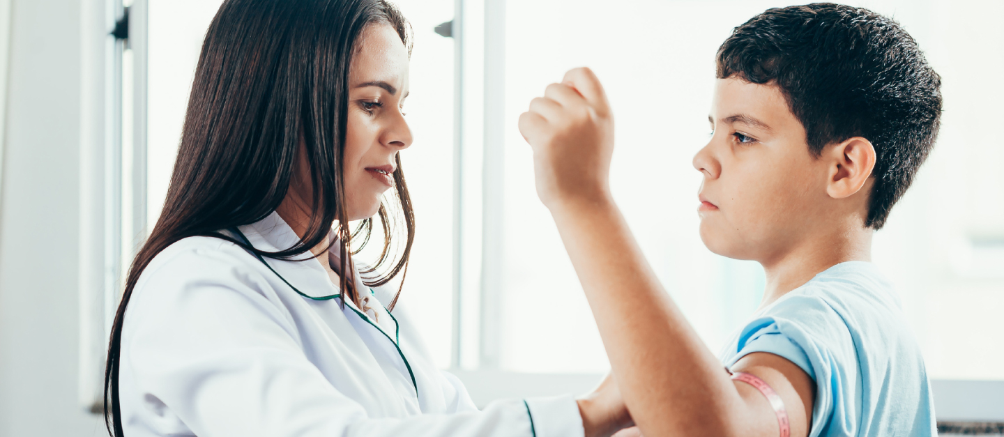 ¿Qué puedo hacer para prevenir la obesidad en mis hijos?